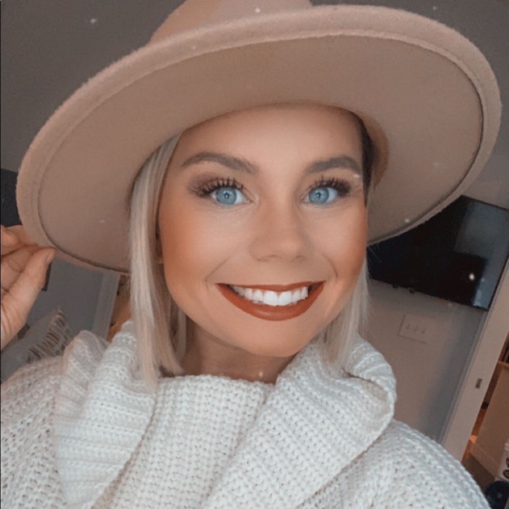 Meet your Posher, Sierra